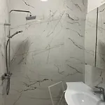 Long Nearby Mariottes H Town Apartament